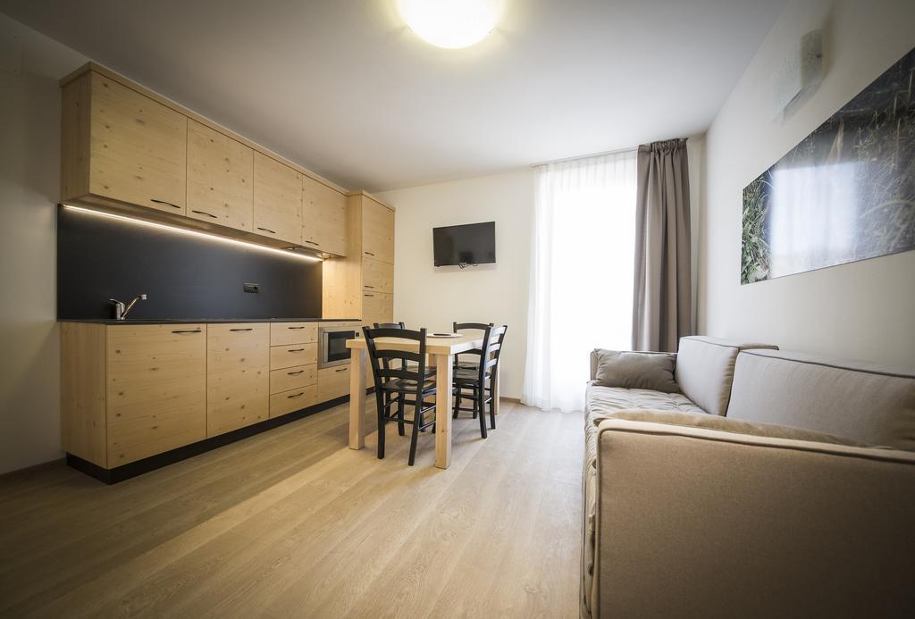 Aparthotel Dolomites Living&Relax Commezzadura Szoba fotó