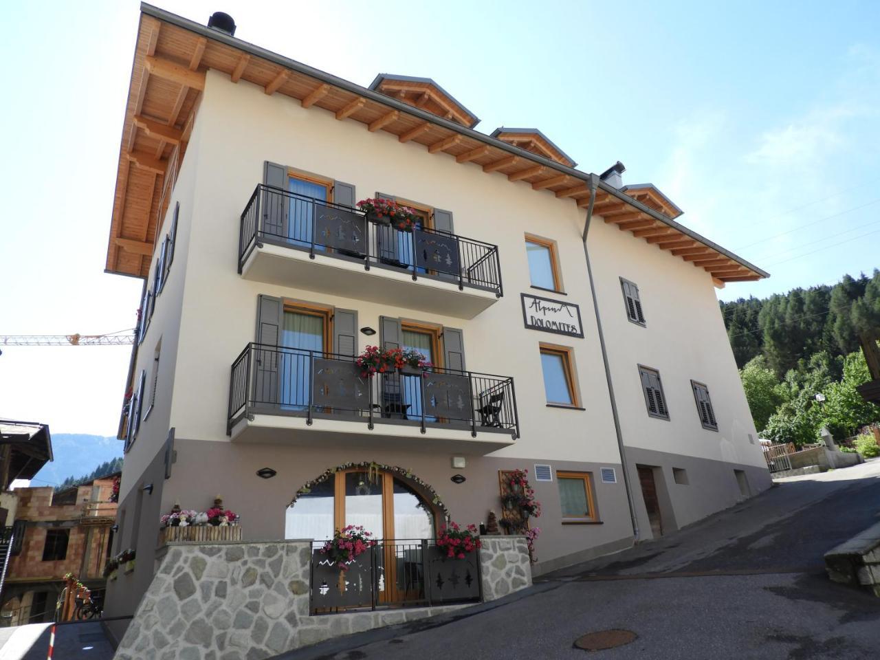 Aparthotel Dolomites Living&Relax Commezzadura Kültér fotó